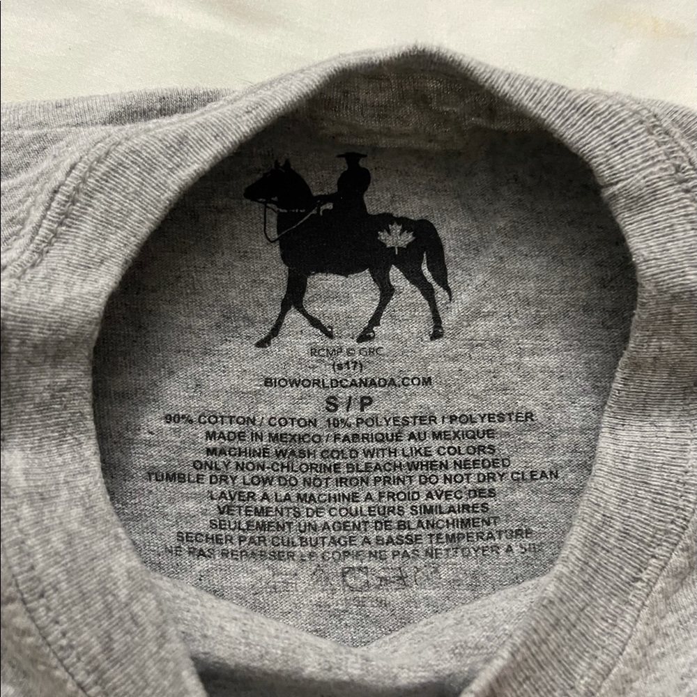 Rcmp T-shirt - Picture 3 of 3